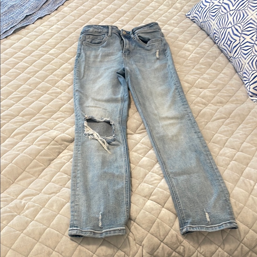 Vervet Women's Light Blue Distressed Jeans